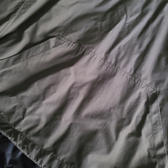 Forever 21 wind breaker - Picture 4 of 5